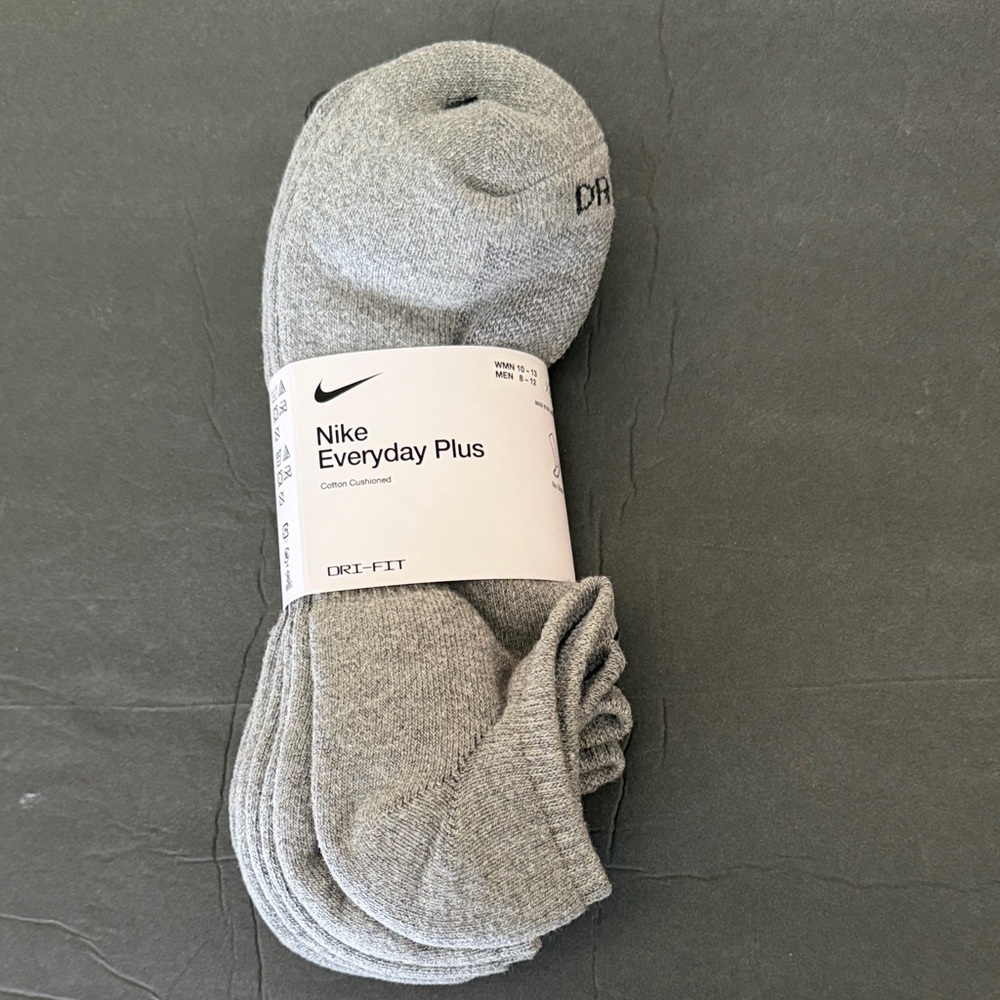 Nike Everyday Plus Athletic Socks in Gray Large BRAND NEW